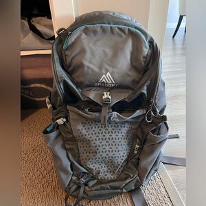 LIKE NEW Gregory Jade 28 Hiking backpack